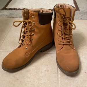 Women’s Brown Hiking Boots